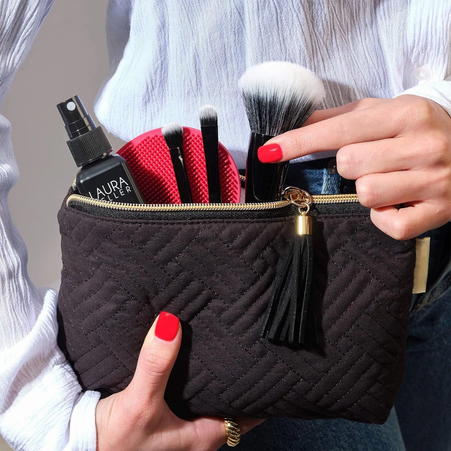 All-Over Eye Shadow Brush, Black Wooden Handle