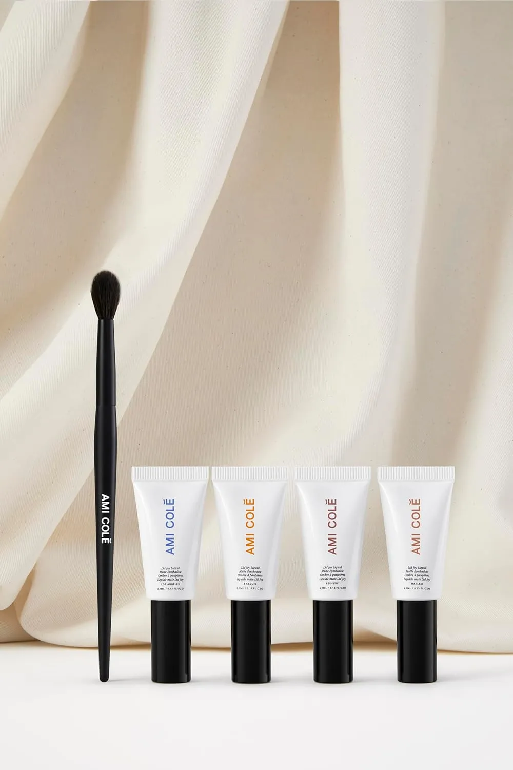 Ami Colé Trio Brush mesh brush head cove to help maintain shape (The Color Blend Brush)