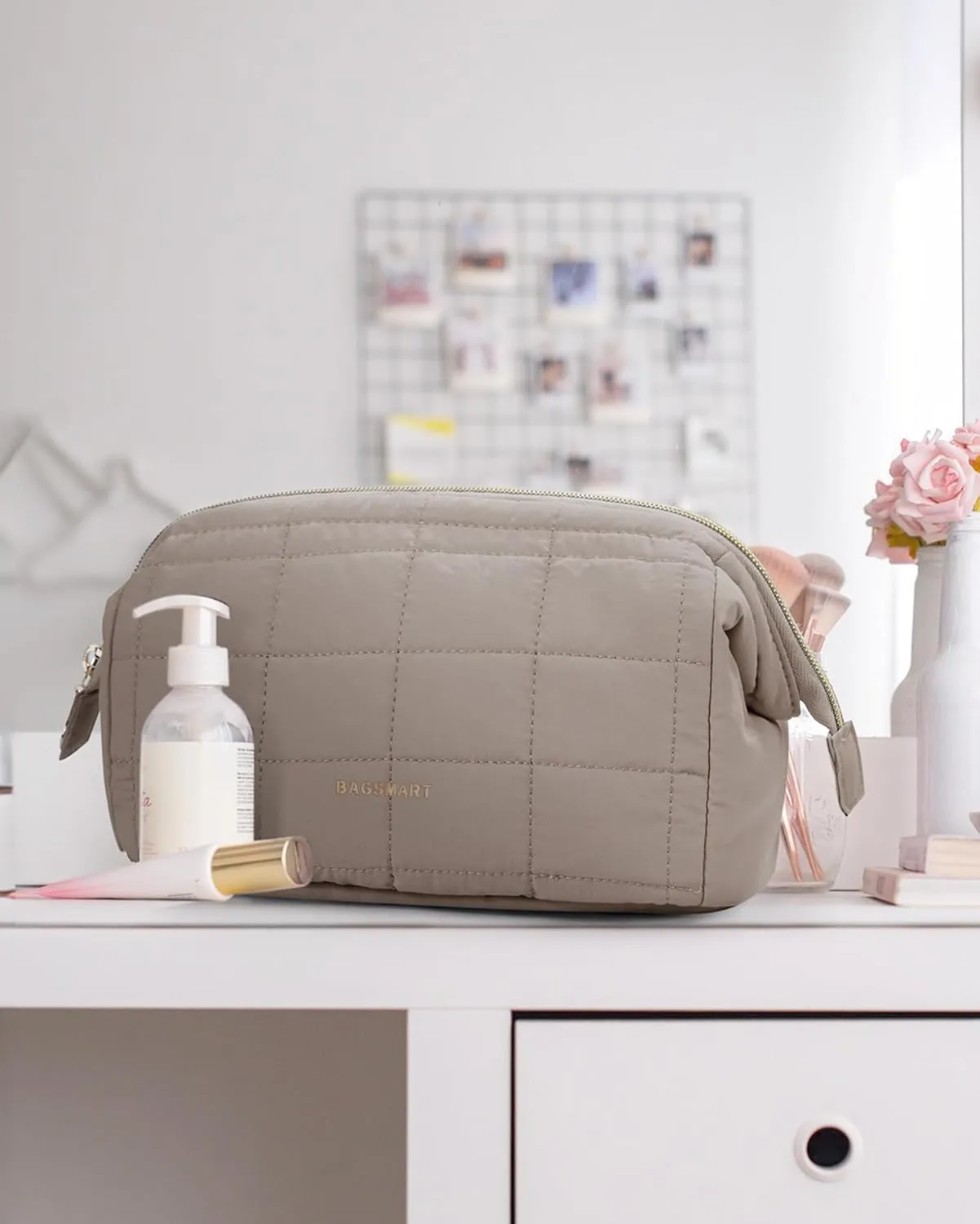 BAGSMART Makeup Bag Travel Toiletry Bag, Puffy Padded Make Up Bags for Women Makeup Organizer Case, Wide-open Pouch Purse Travel Essentials Toiletries Accessories Brushes, Camel