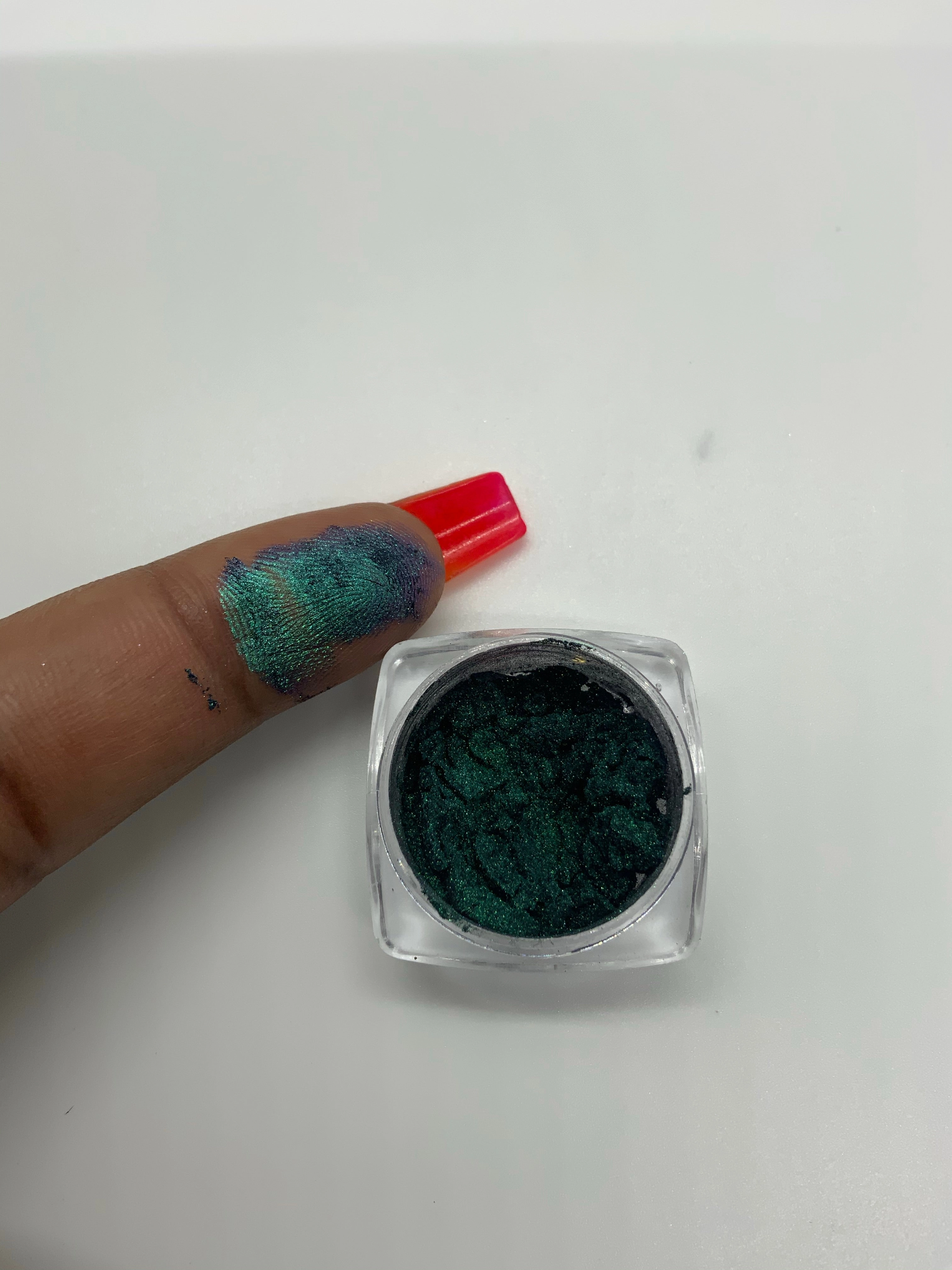Batgirl flakes pigments