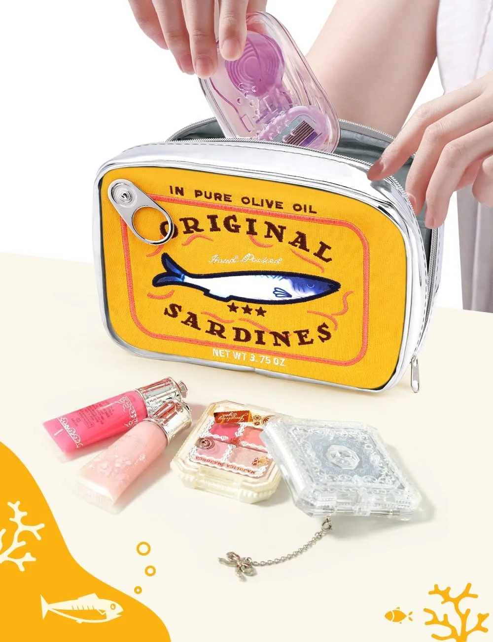Cessfle Canned Sardines Makeup Bag, Funny Sardine Tin Fish Cosmetic Bag, Creative Cute Makeup Bag Kawaii Pencil Case Pouch, Coquette Make up Pouch for Women