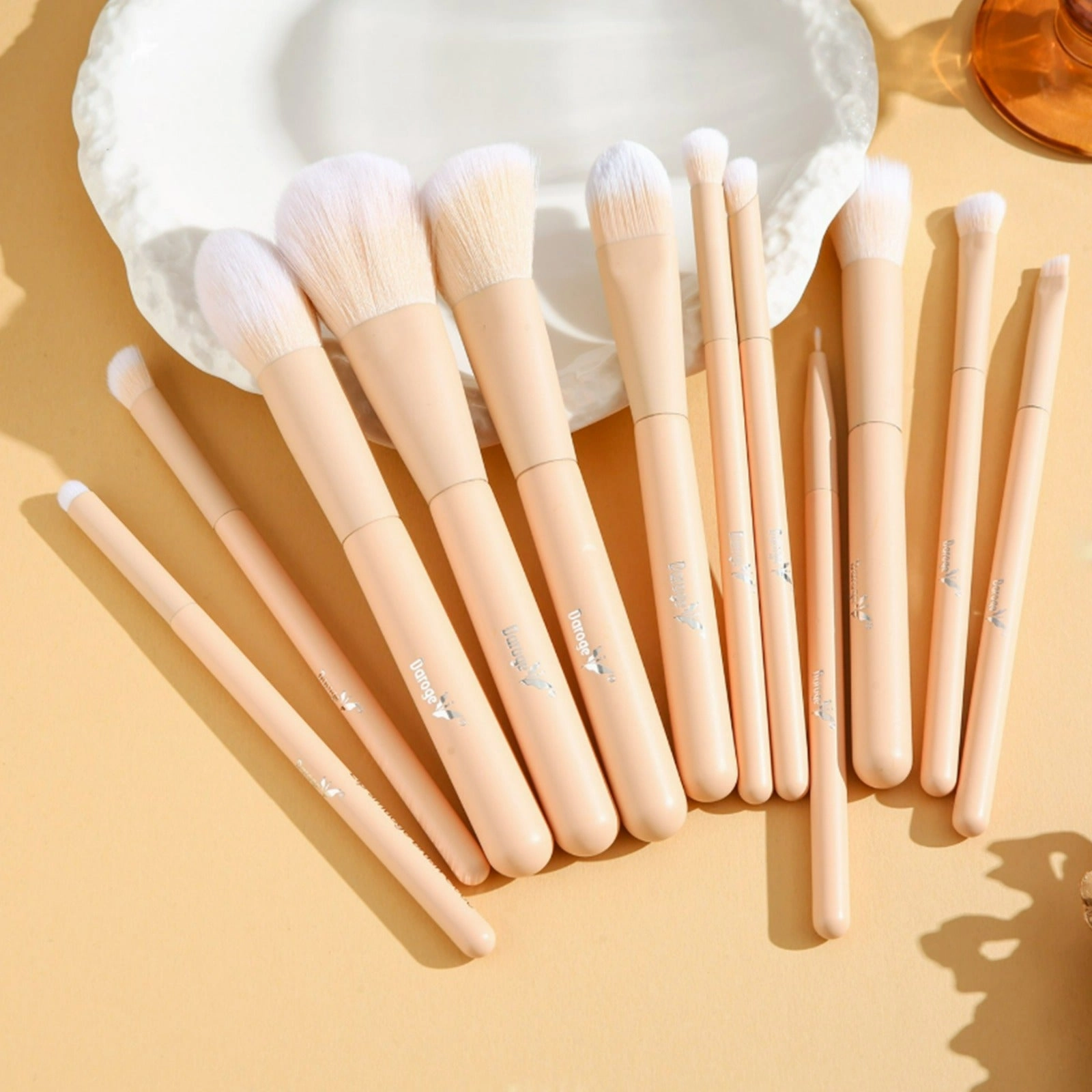 Daroge Angled Eyeshadow Brush GH010