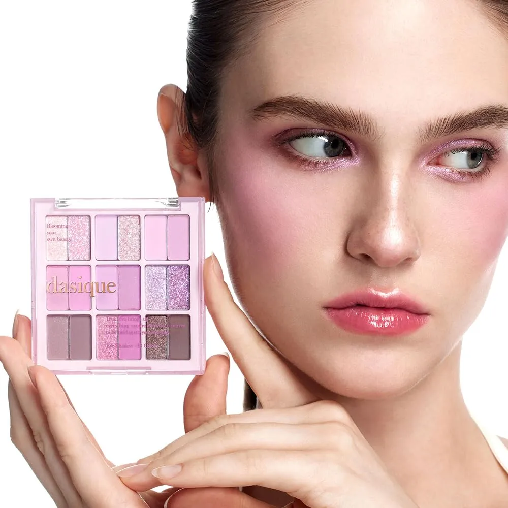 Dasique Shadow Palette #18 Berry Smoothie l Vegan, Cruelty-Free l 18 Blendable Shades in Smooth Matte and Shimmer Finishes with Gorgeous Pearls