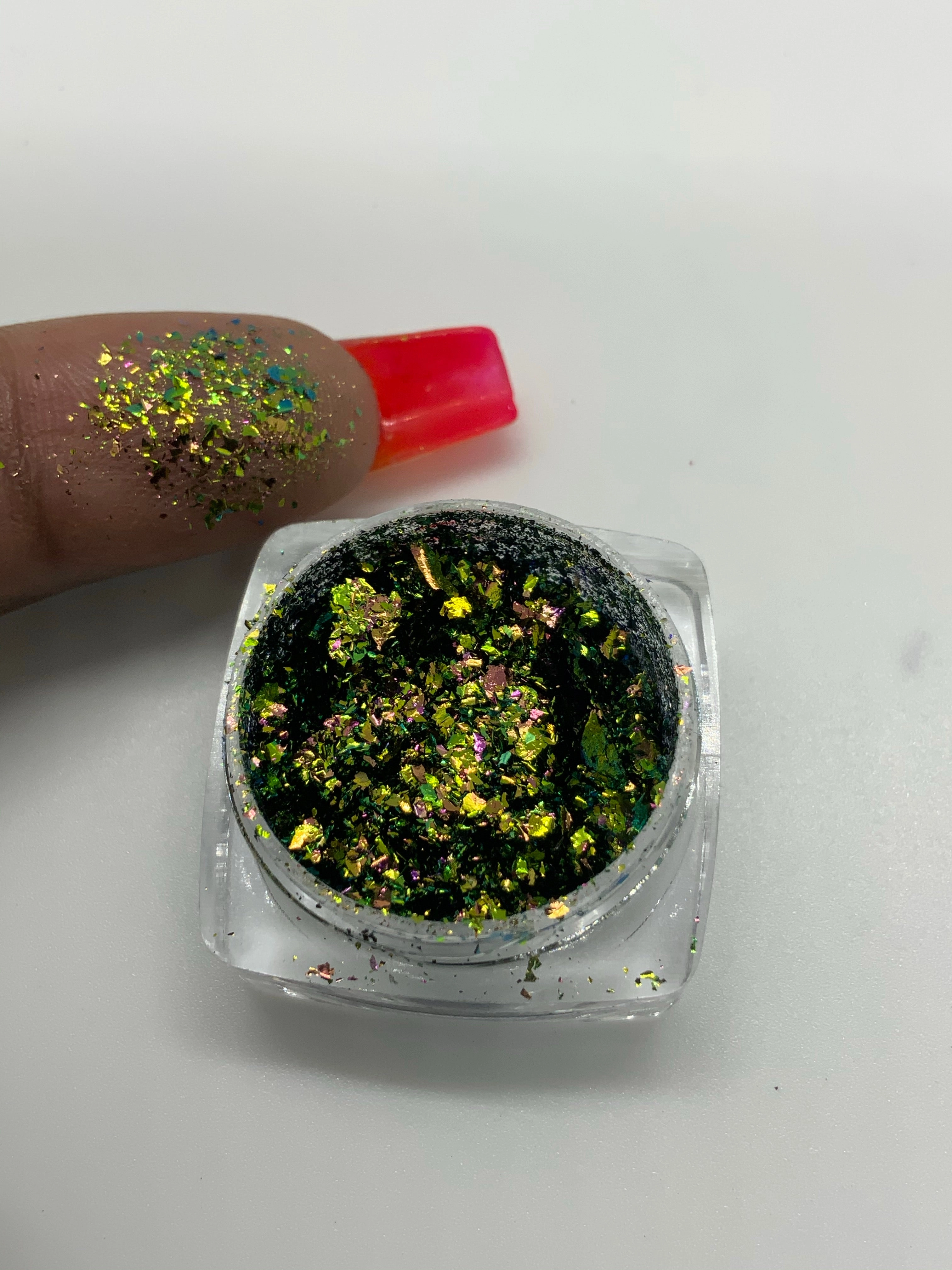 Green lantern flakes and pigments