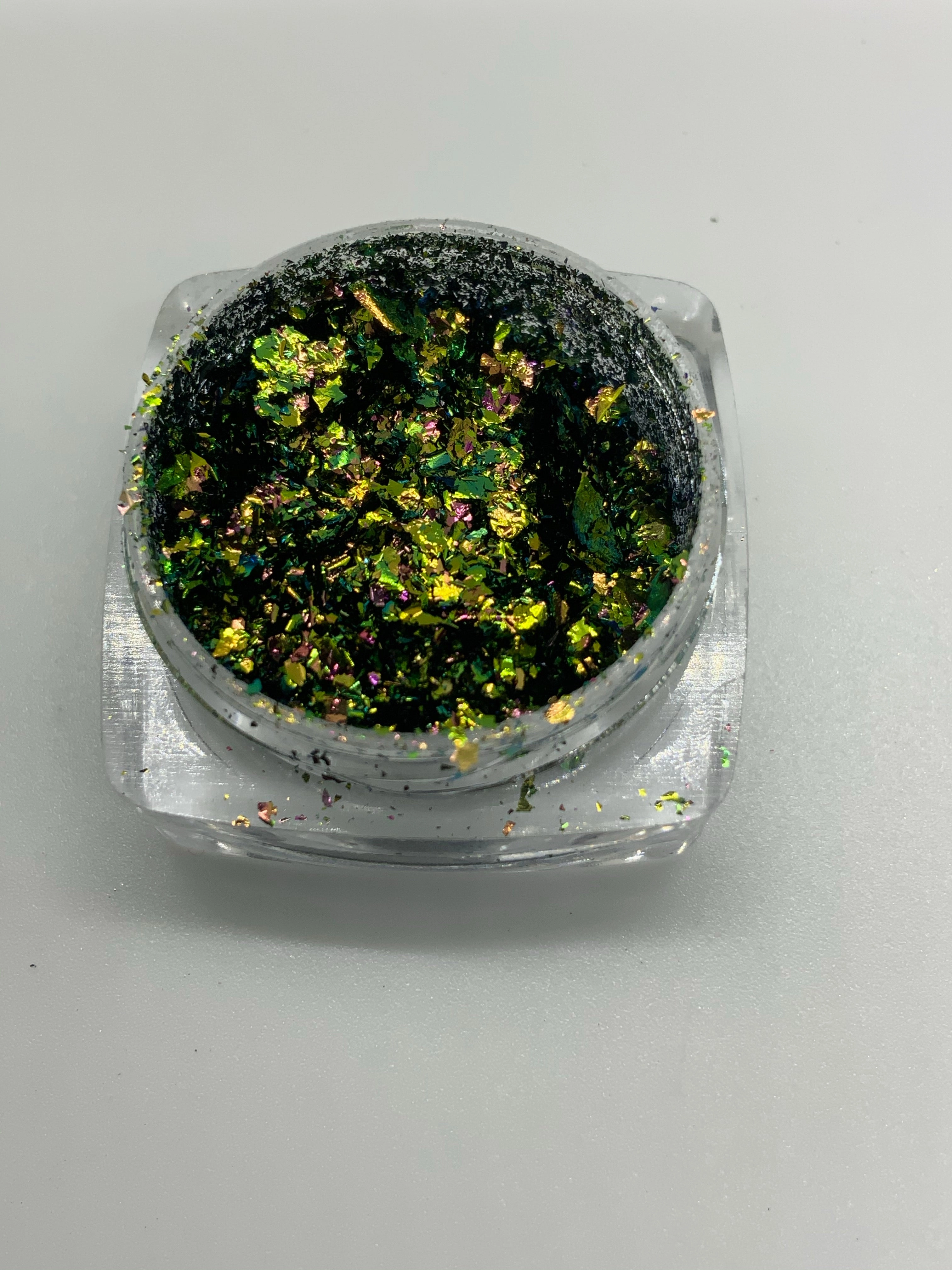 Green lantern flakes and pigments