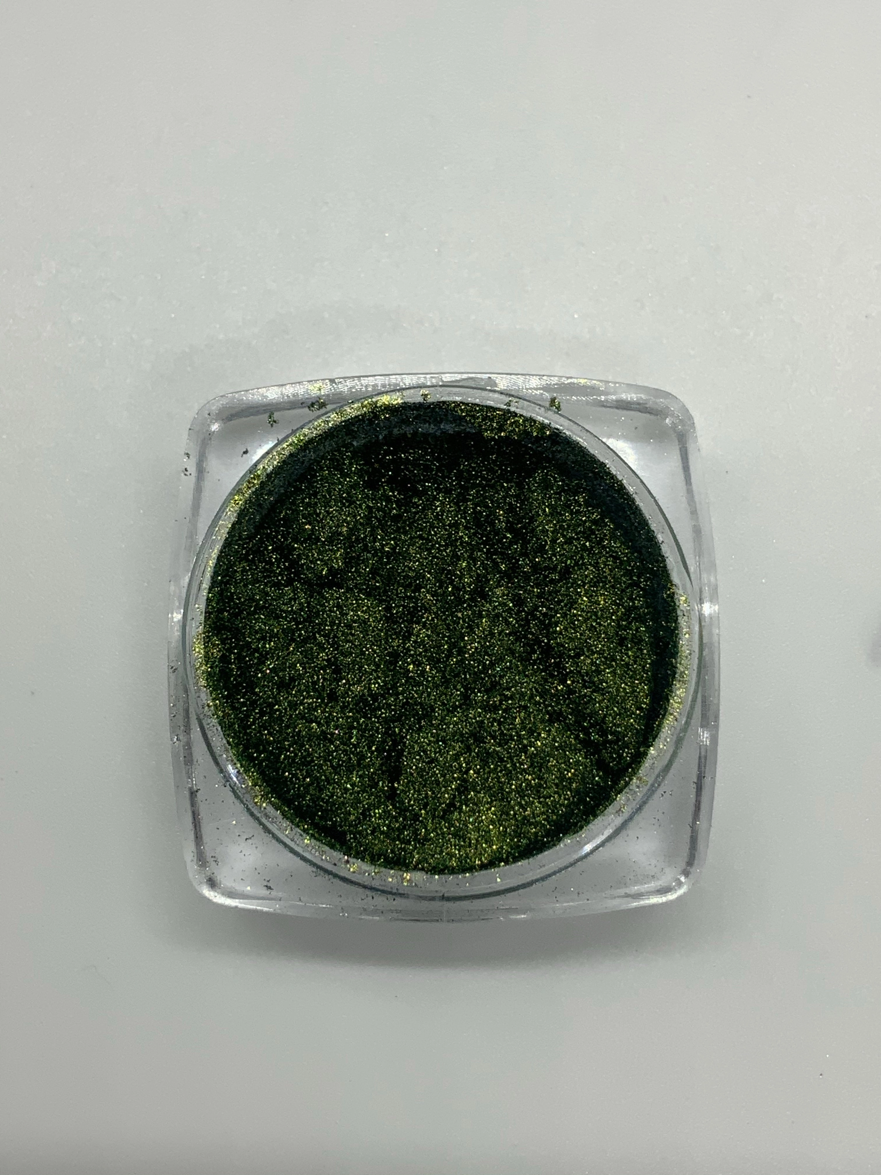Green lantern flakes and pigments
