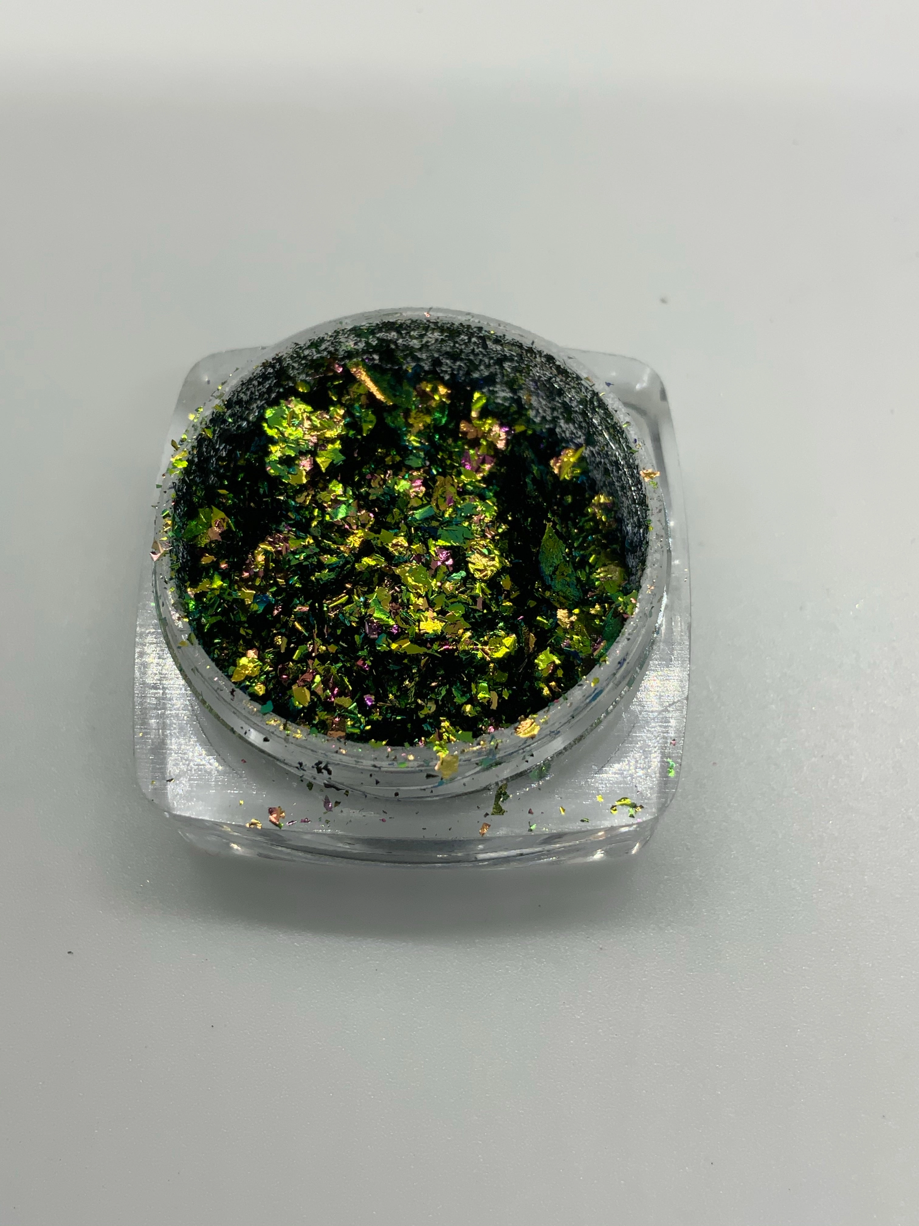 Green lantern flakes and pigments