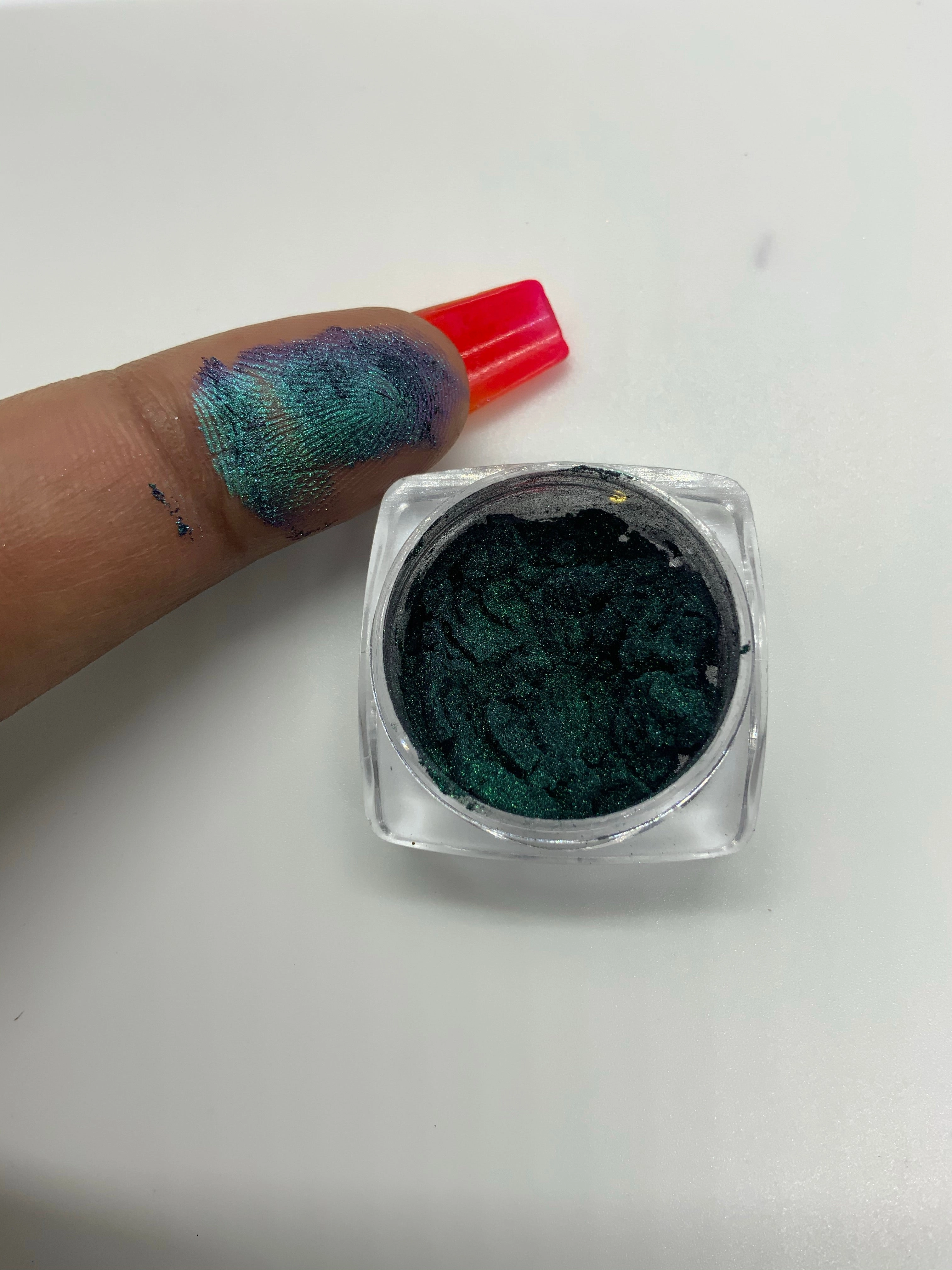 Hawkeye flakes and pigments