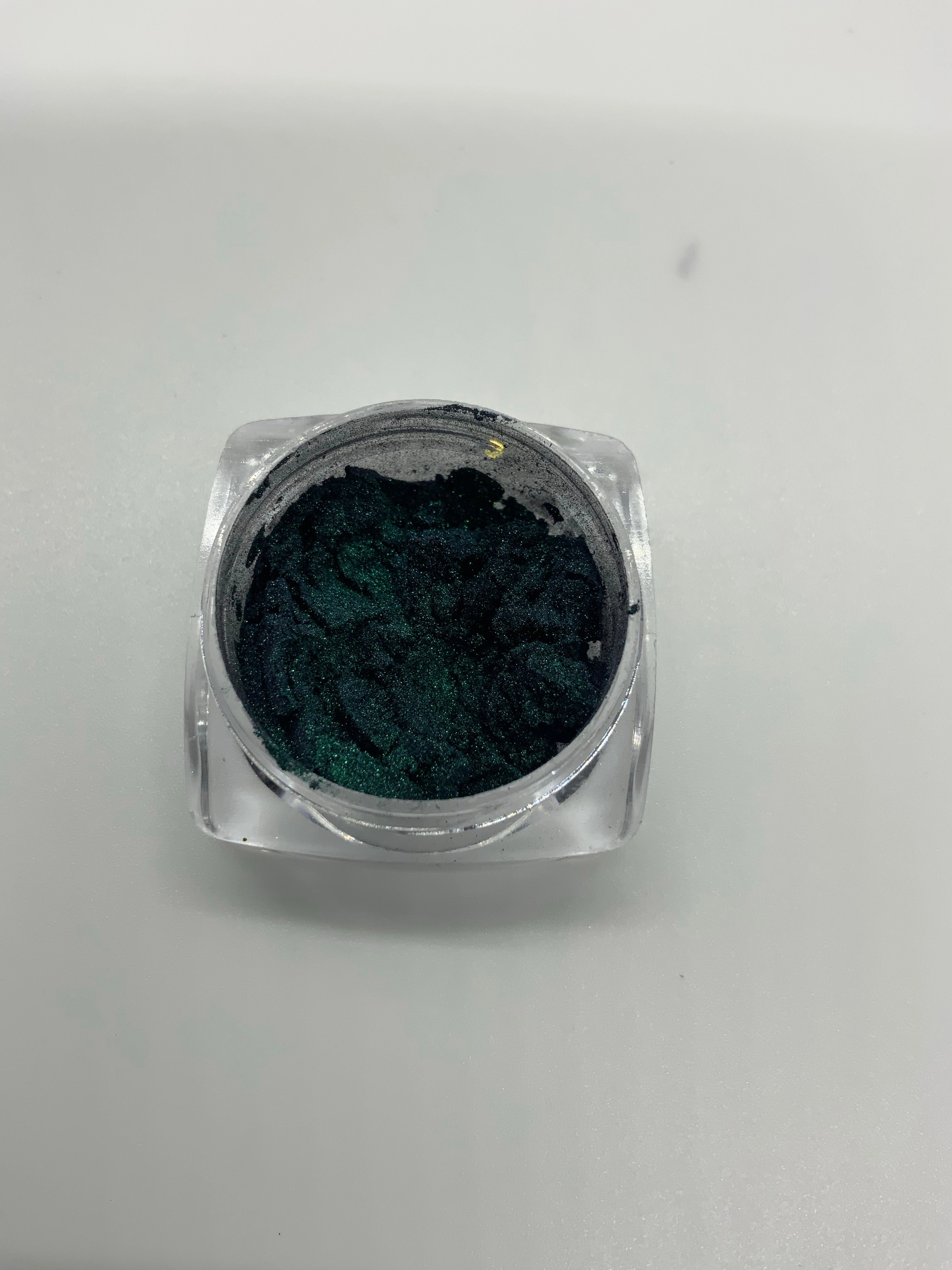 Hawkeye flakes and pigments