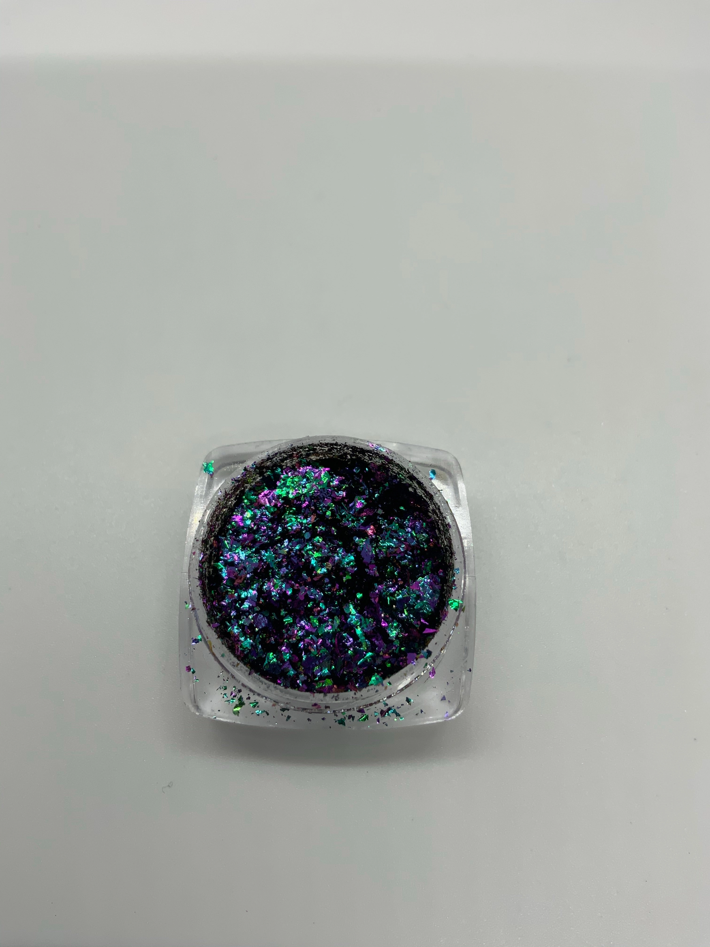Hawkeye flakes and pigments