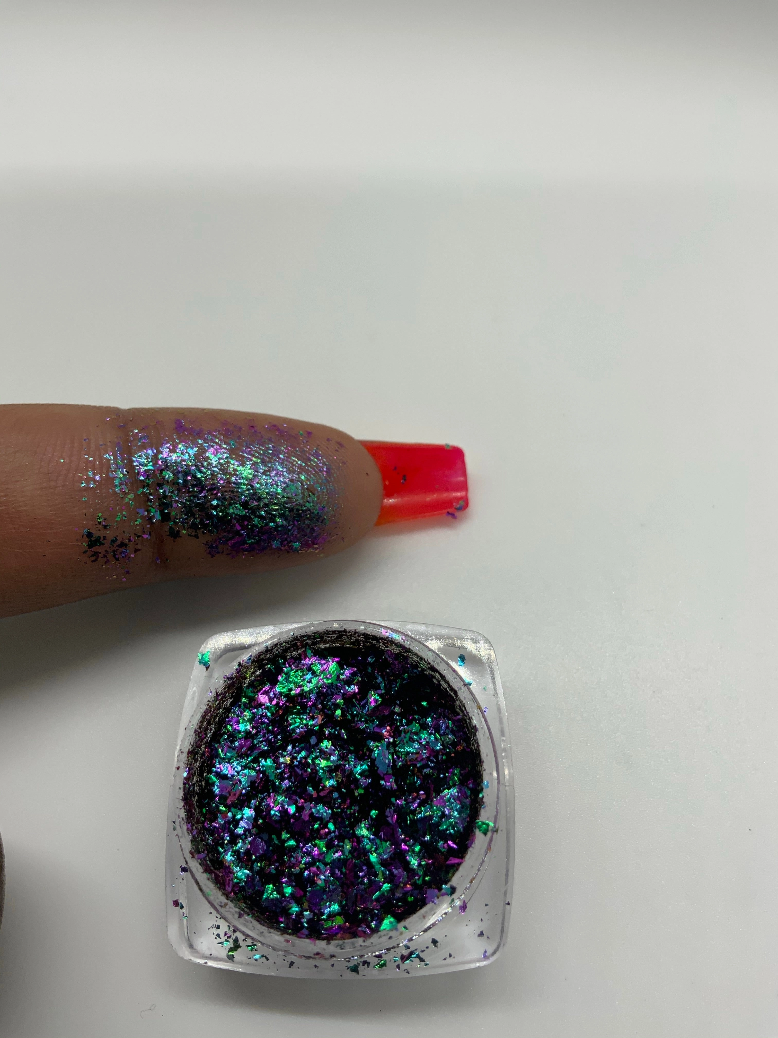Hawkeye flakes and pigments