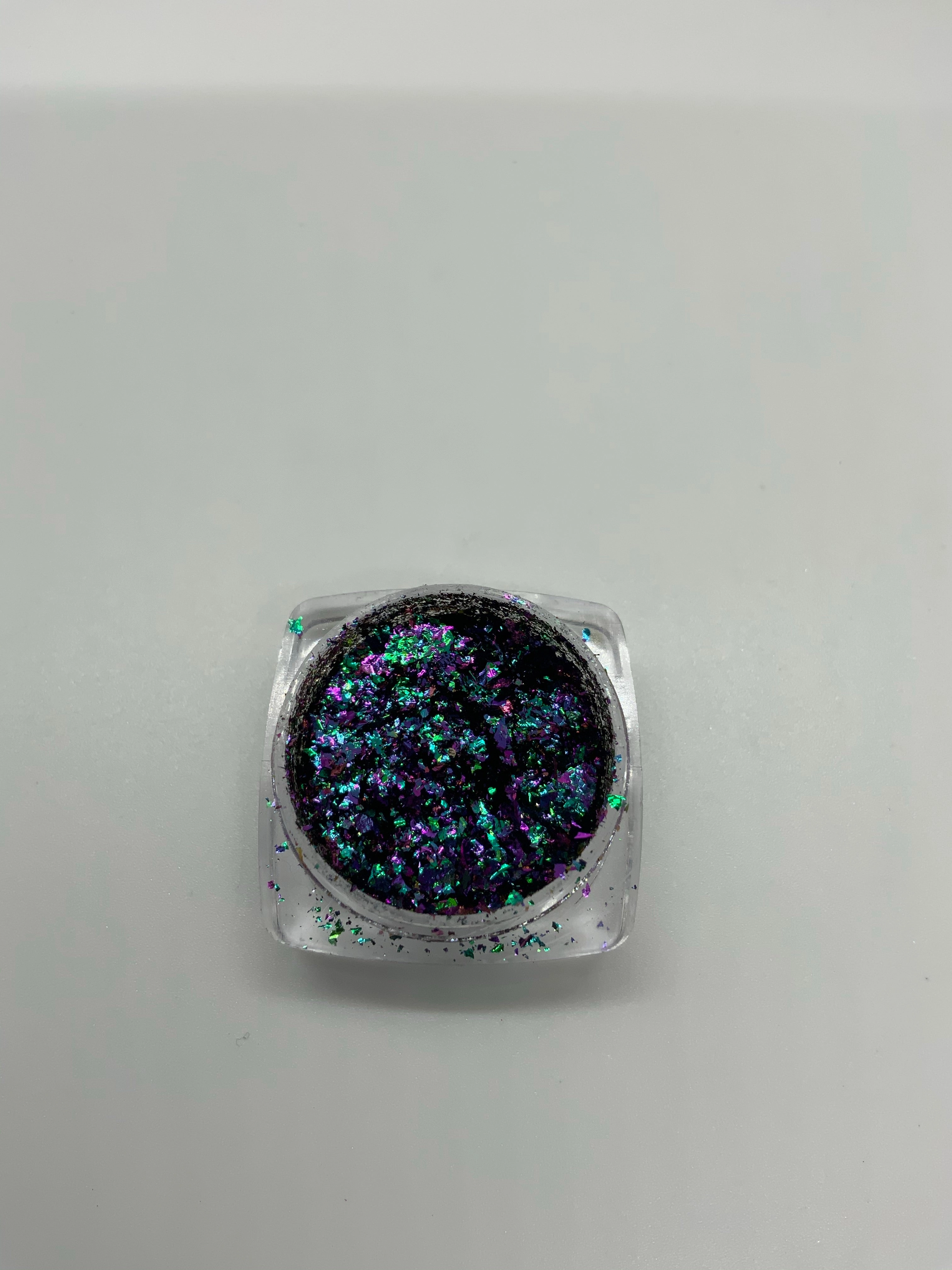 Hawkeye flakes and pigments