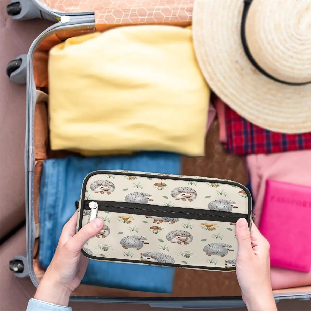 Hedgehogs Travel Toiletry Bag for Women Men Small Cosmetic Makeup Organizer Water Resistant Shaving Bag Portable Make Up Bag Storage Bags with Handle