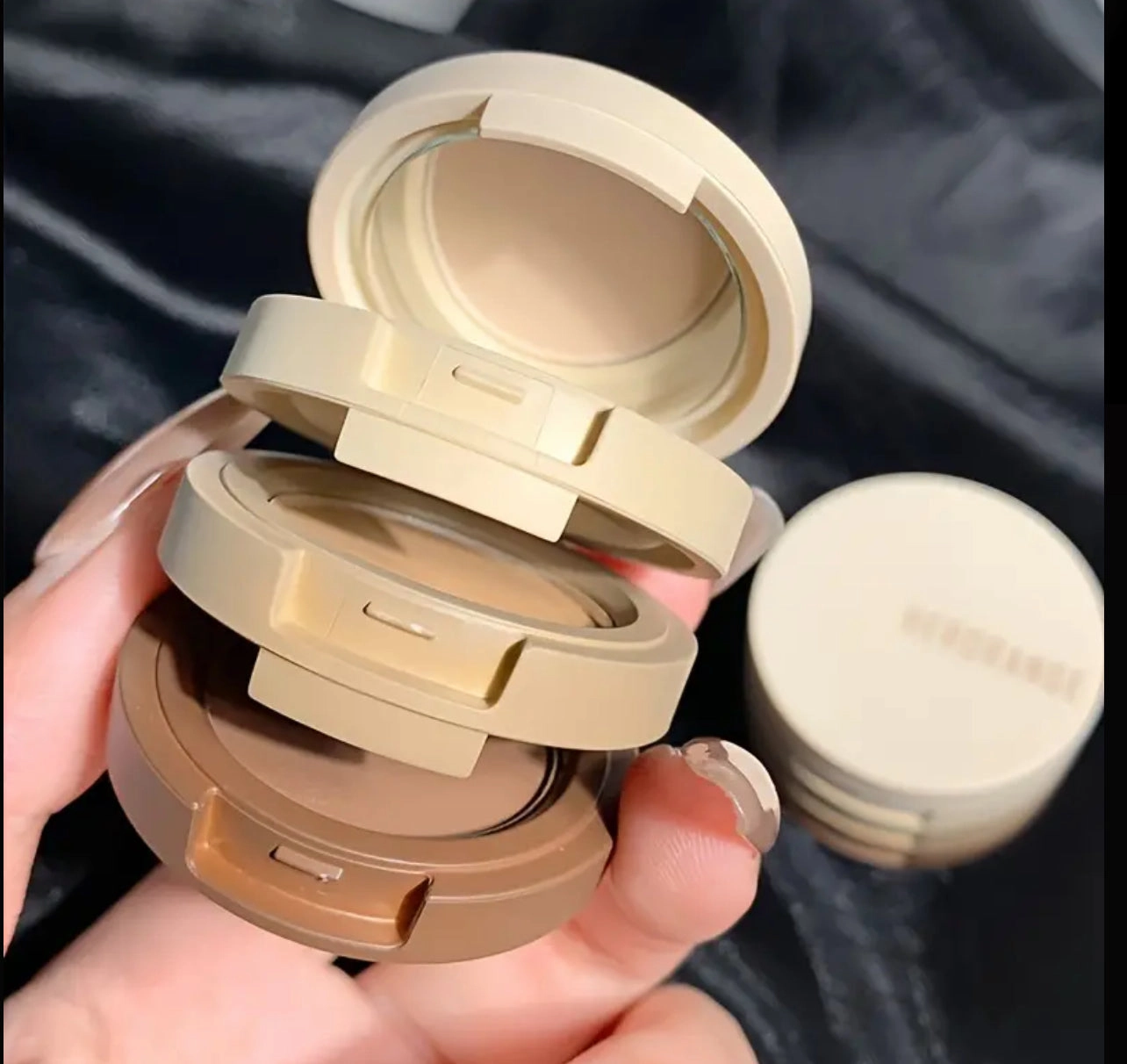 Hero Range Light Breeze Floating three - color eyeshadow 05