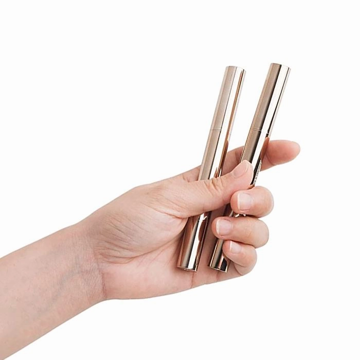 HighShine Eyeshadow Stick With Blender
