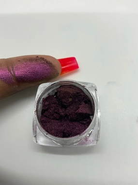 Joker flakes and pigments