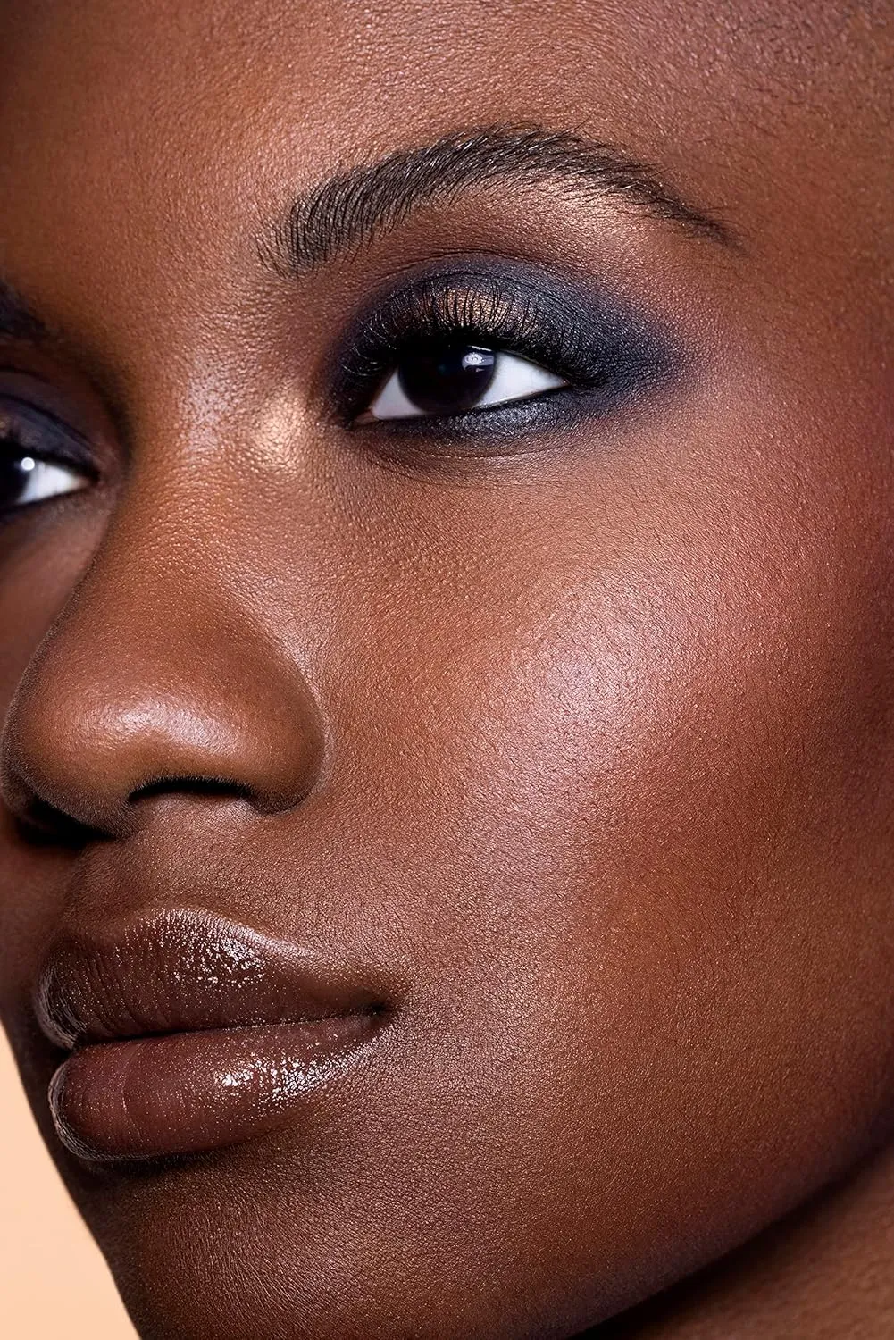 Kevyn Aucoin The Contour Eyeshadow Palette: Six must-have shades from matte to satin, complement skin tone. Bring contoured dimension to the eyes. Makeup artist go to.