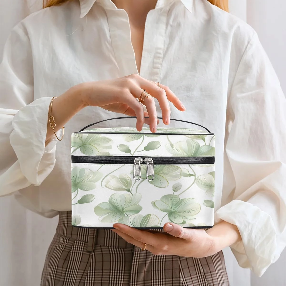 Makeup Bag Large Fresh Leaf Print Toiletry Bag for Women Travel Cosmetic Bag Portable Makeup Bag for Bottles Brushes Lipstick Skin Care