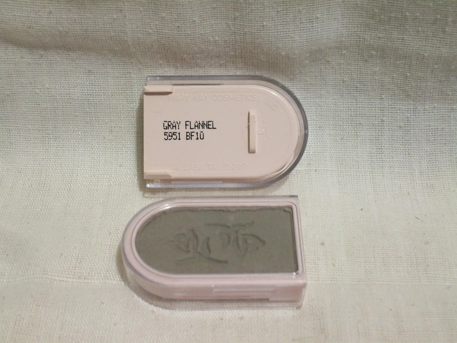 Mary Kay Gray Flannel #5951 Eyeshadow Powder, Matte, Travel Size