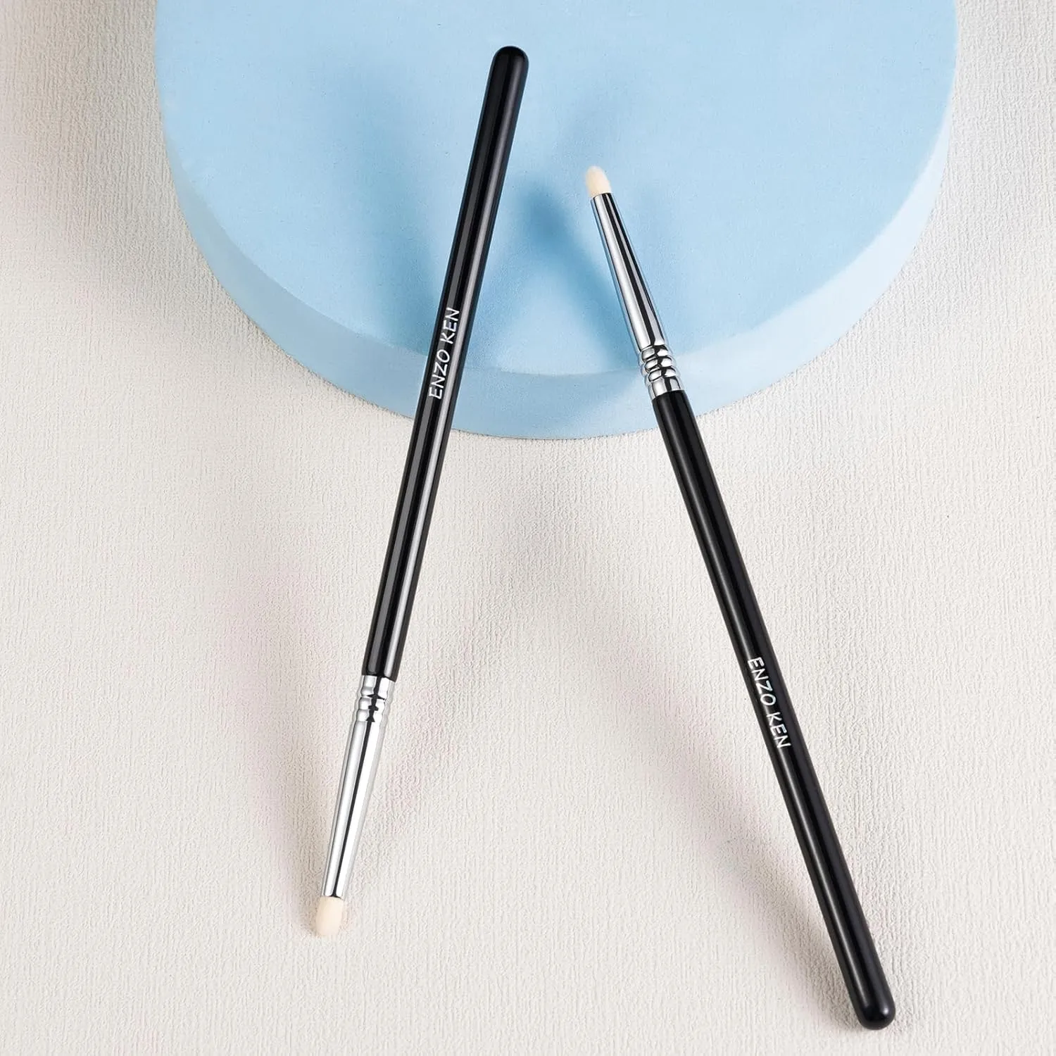 Natural Goat Hair Eyeshadow Brush, Small Blending Eye Shadow Brush, Eye Shadow Blending Brushes, Eye Blending Brush, Nose Contour Brush, Eyeshadow Blending Makeup Brushes. (E904S)