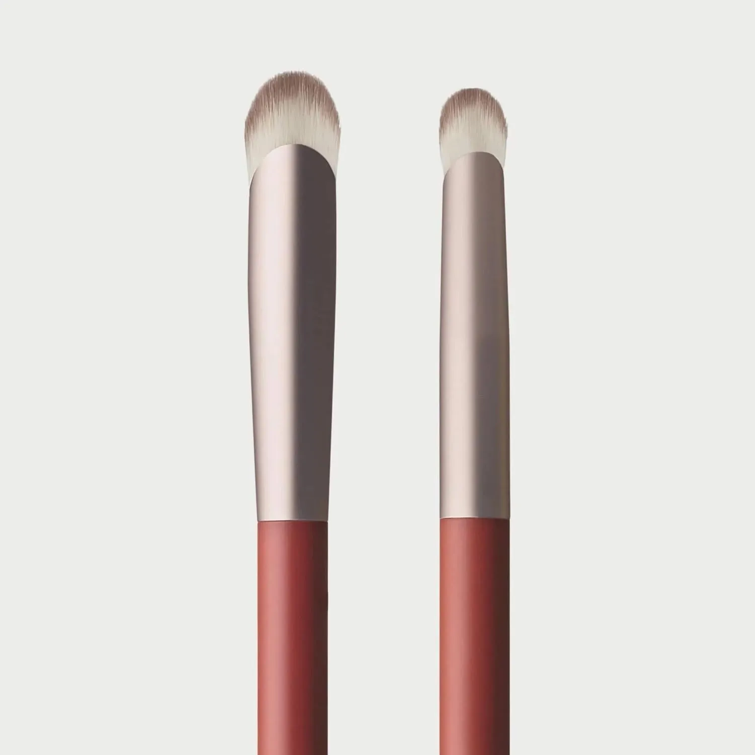 Number 8 Dual-Ended Eyeshadow Brush - Vegan Brush for Blending & Highlighting Eyeshadow