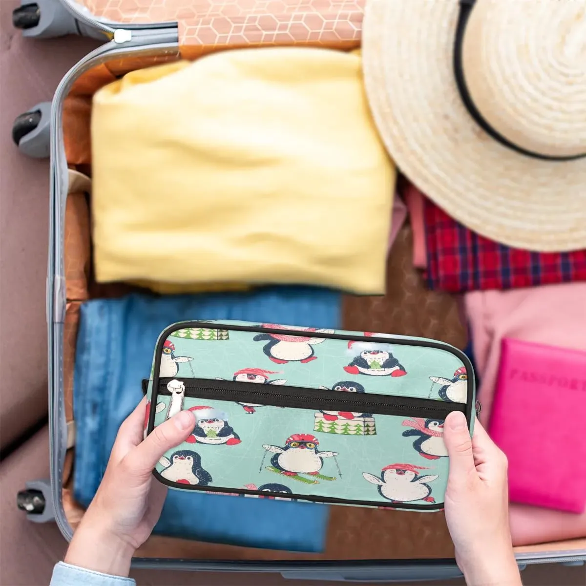 Penguins Paint Travel Toiletry Bag for Women Men Small Cosmetic Makeup Organizer Water Resistant Shaving Bag Portable Make Up Bag Storage Bags with Handle