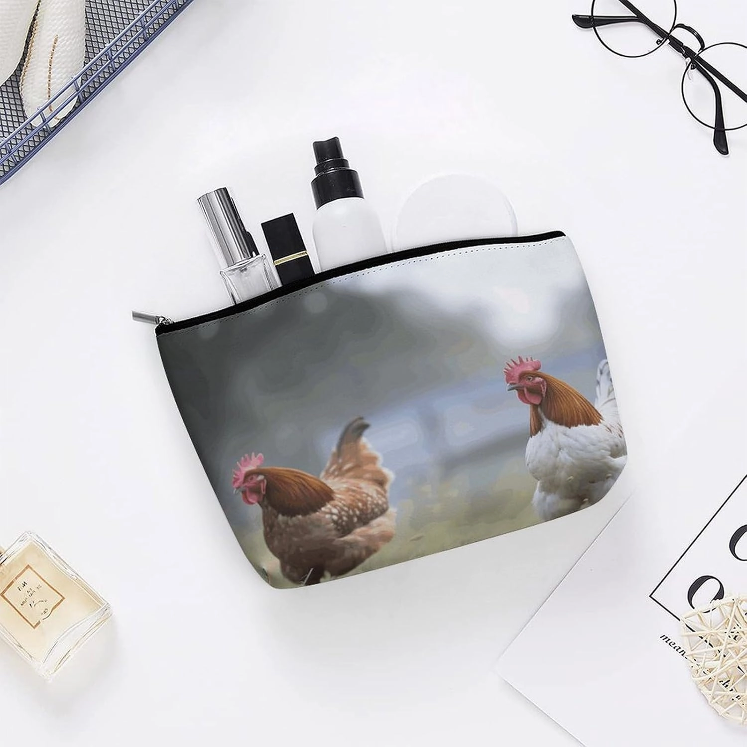 Portable Small Cosmetic Bag Cute Travel Makeup Bag Chicken on The Grass Waterproof Toiletry Bag for Women