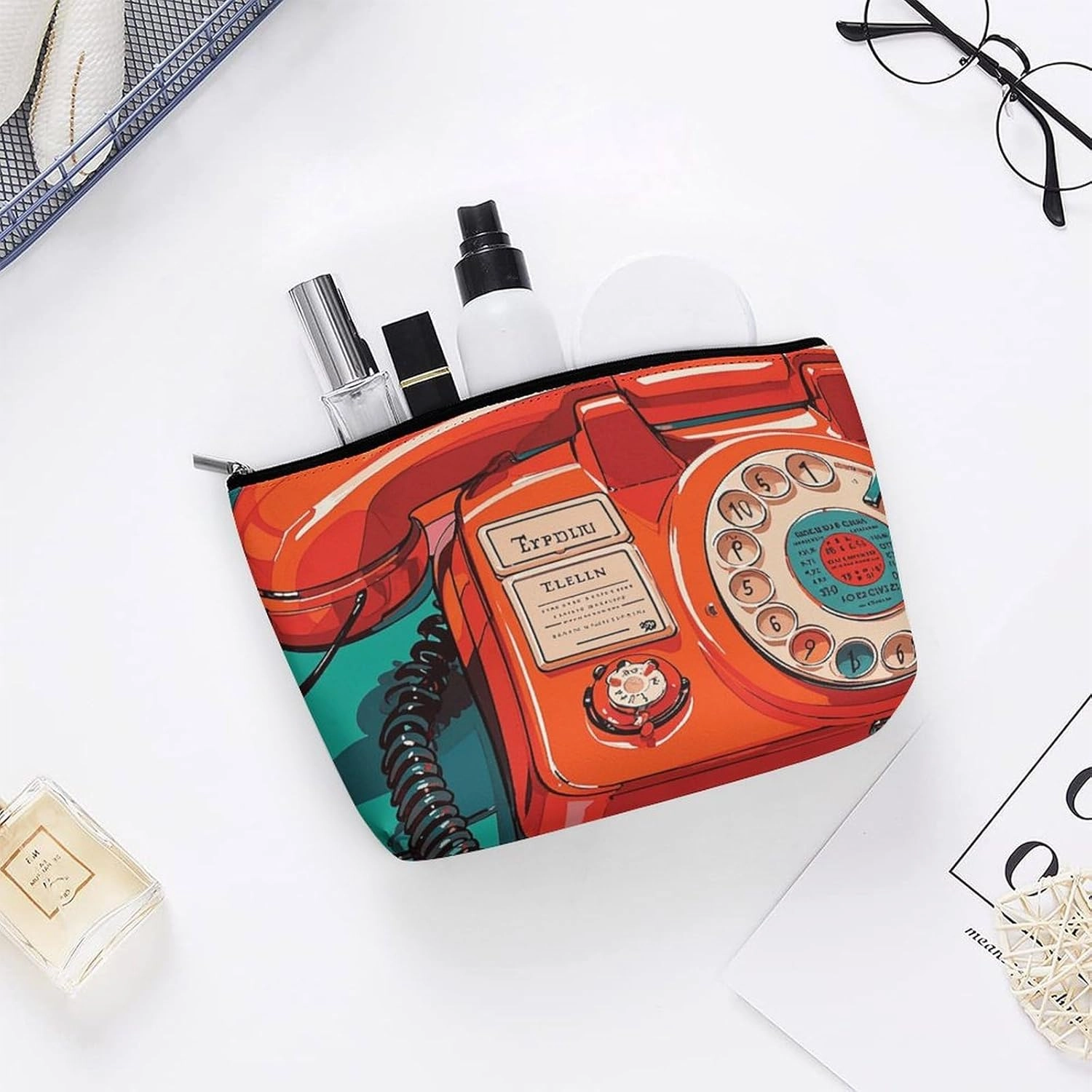 Portable Small Cosmetic Bag Cute Travel Makeup Bag England UK Retro London Telephones Waterproof Toiletry Bag for Women