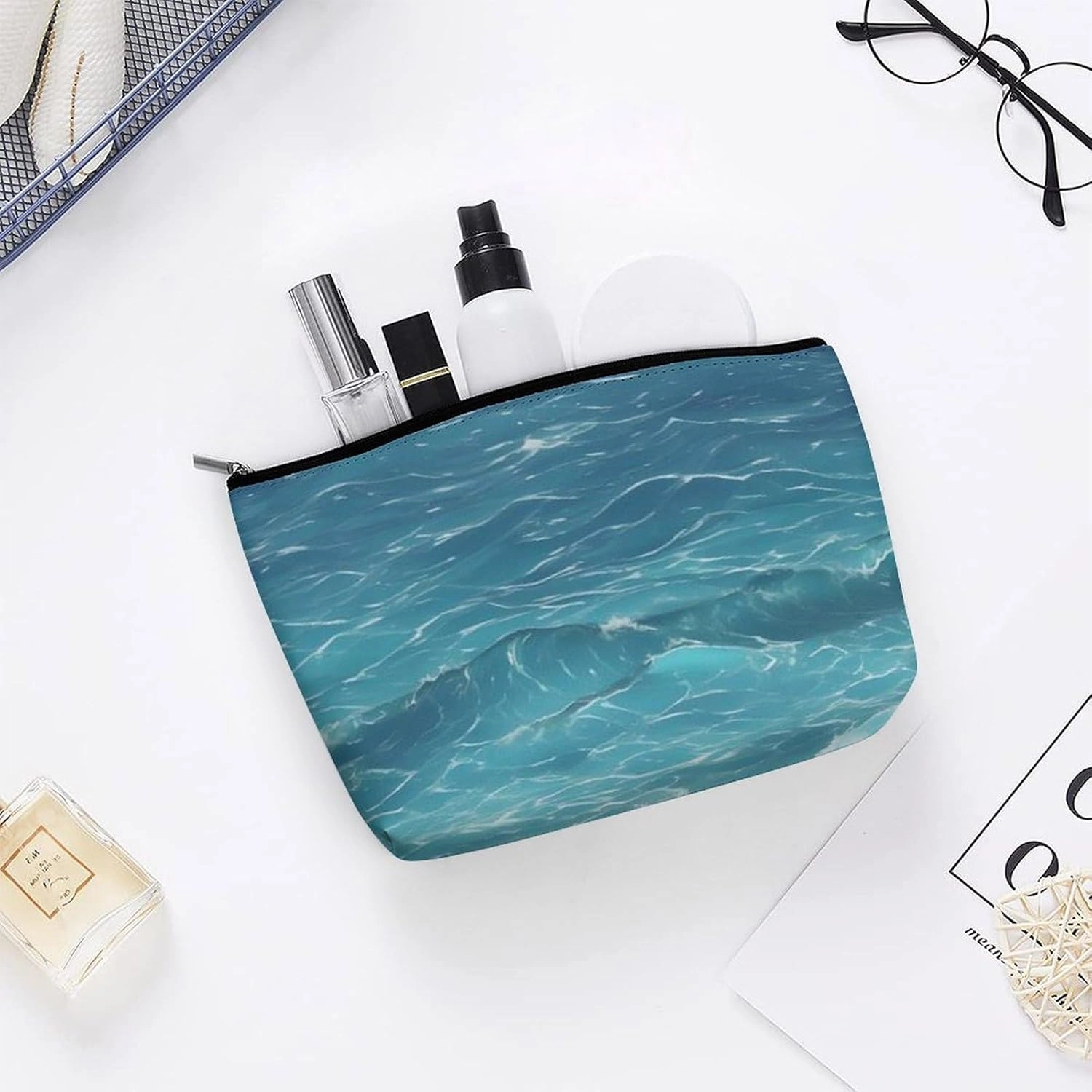 Portable Small Cosmetic Bag Cute Travel Makeup Bag The Deep Ocean Waterproof Toiletry Bag for Women