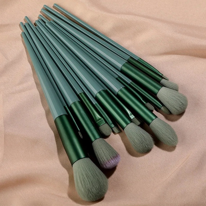 Professional 13-Piece Soft Makeup Brush Set – Perfect for Foundation, Blush & Eyeshadow