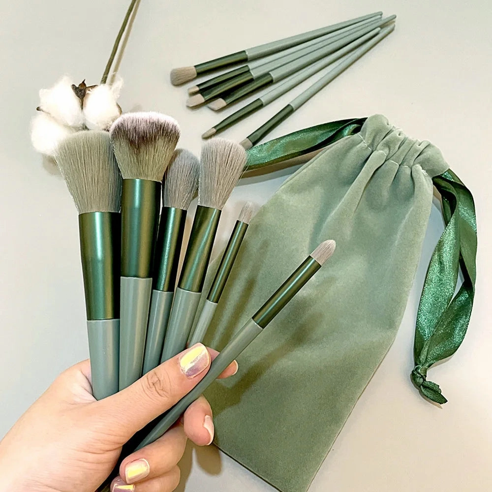 Professional 13-Piece Soft Makeup Brush Set – Perfect for Foundation, Blush & Eyeshadow
