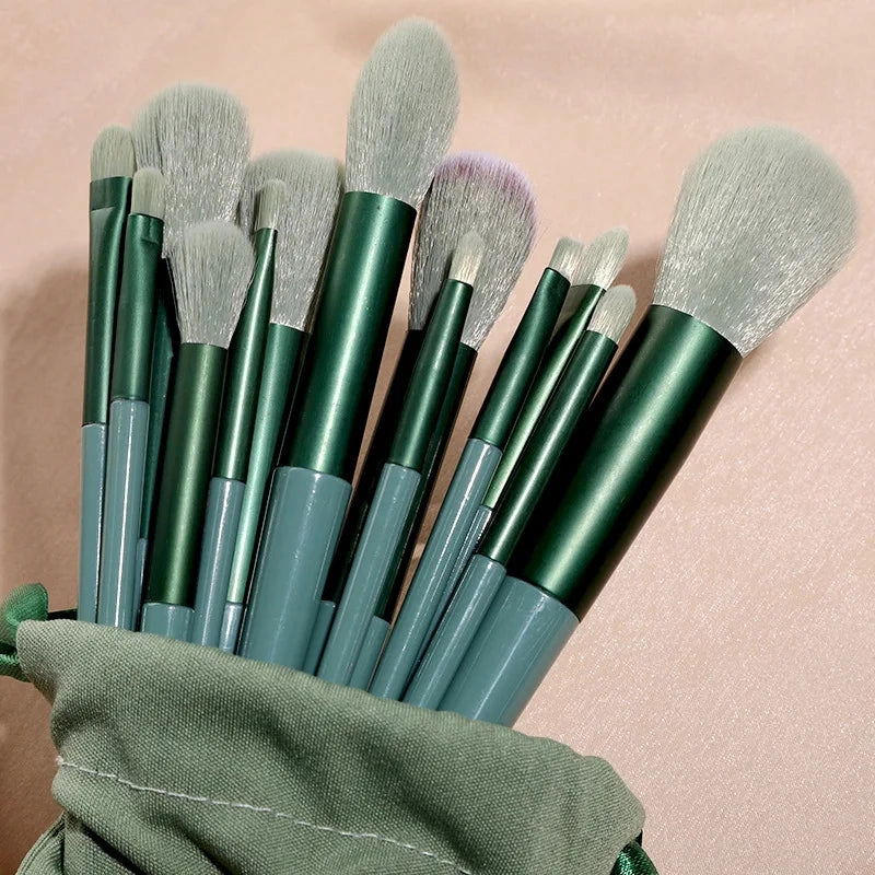 Professional 13-Piece Soft Makeup Brush Set – Perfect for Foundation, Blush & Eyeshadow