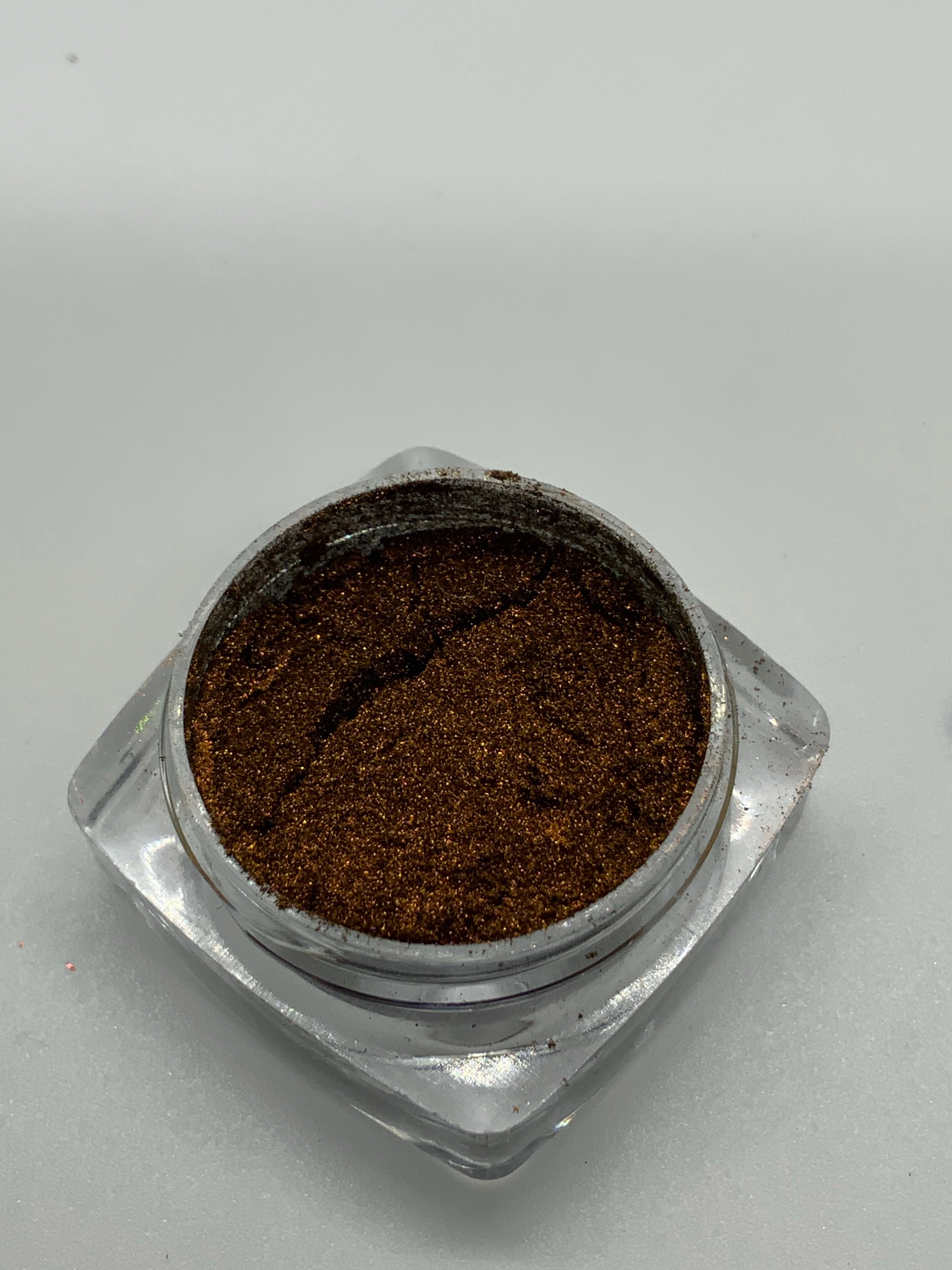 Rogue flakes and pigments