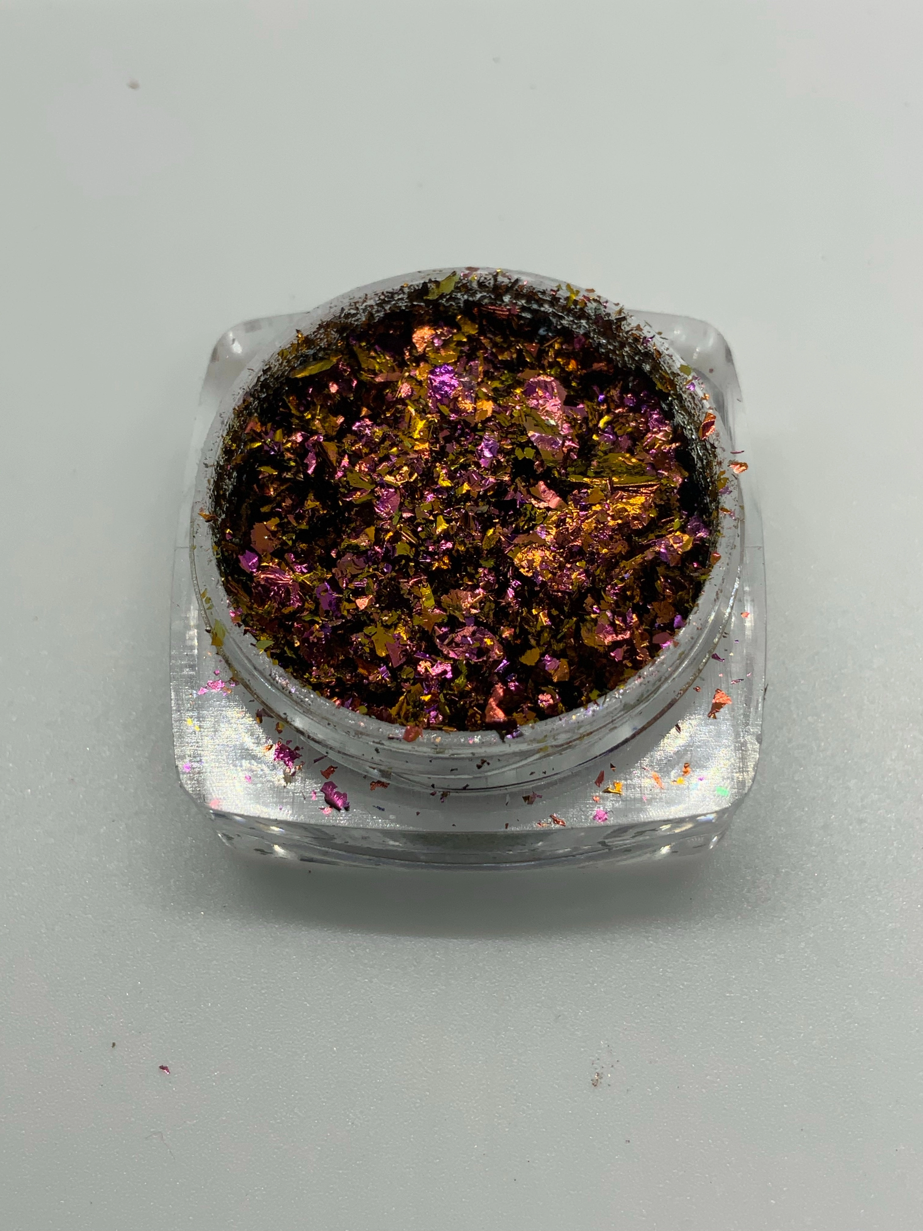 Rogue flakes and pigments