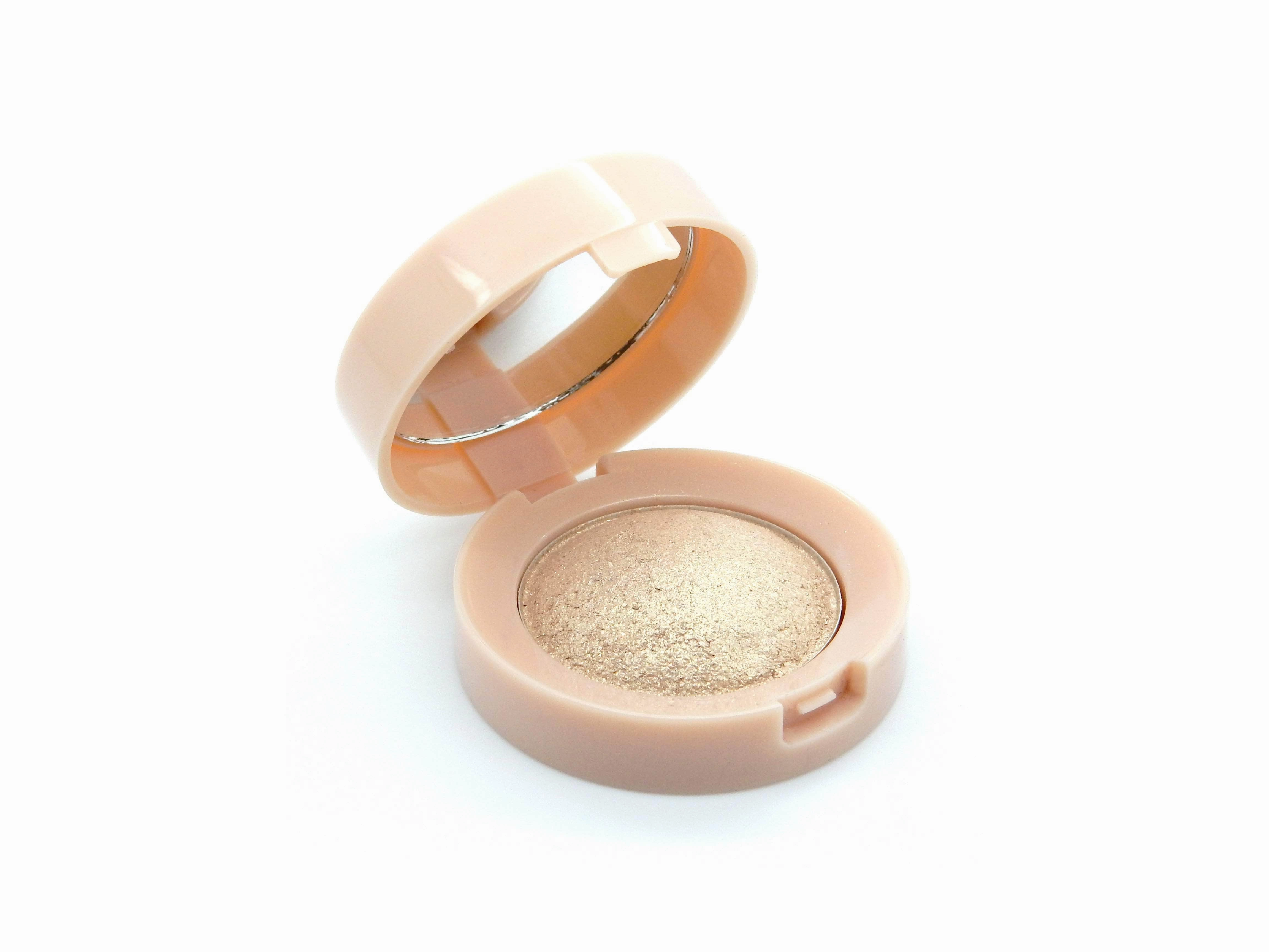 W7 Yummy Eyes Baked Eyeshadow Latte